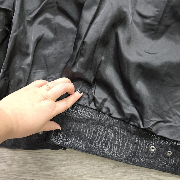 Men's Black Leather Jacket - Picture 12 of 13